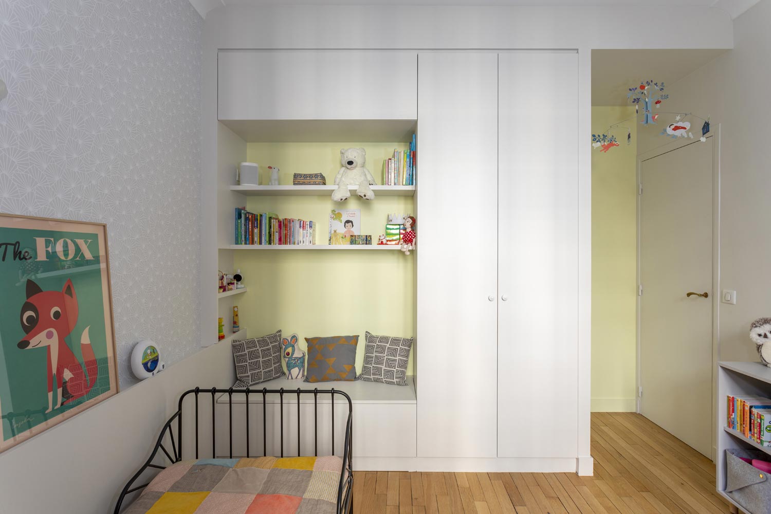 chambre enfant jaune pale