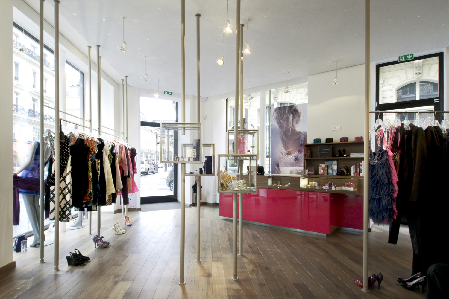 boutique vitrines surmesure accueil