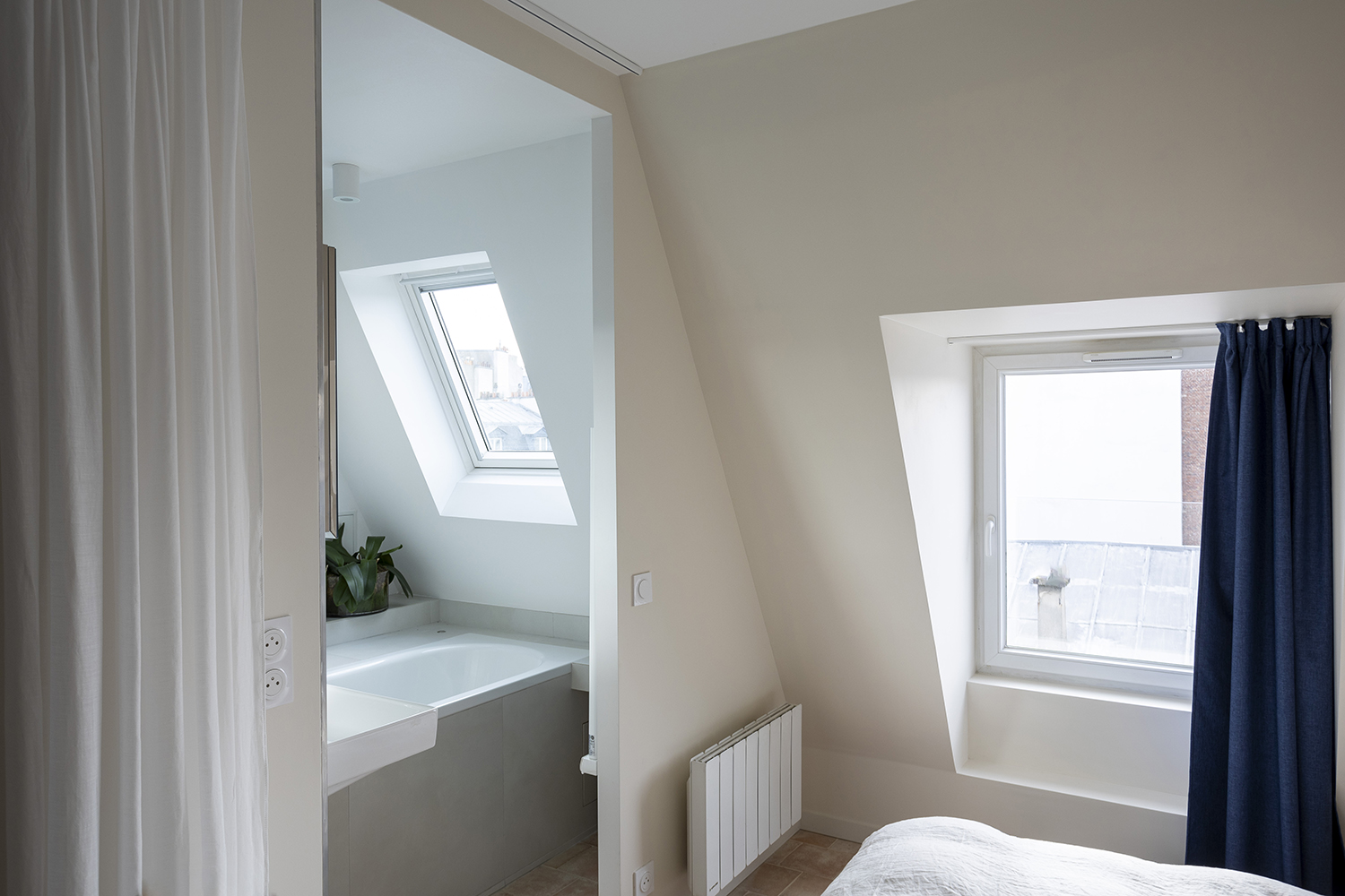 salle de bain ouverte chambre