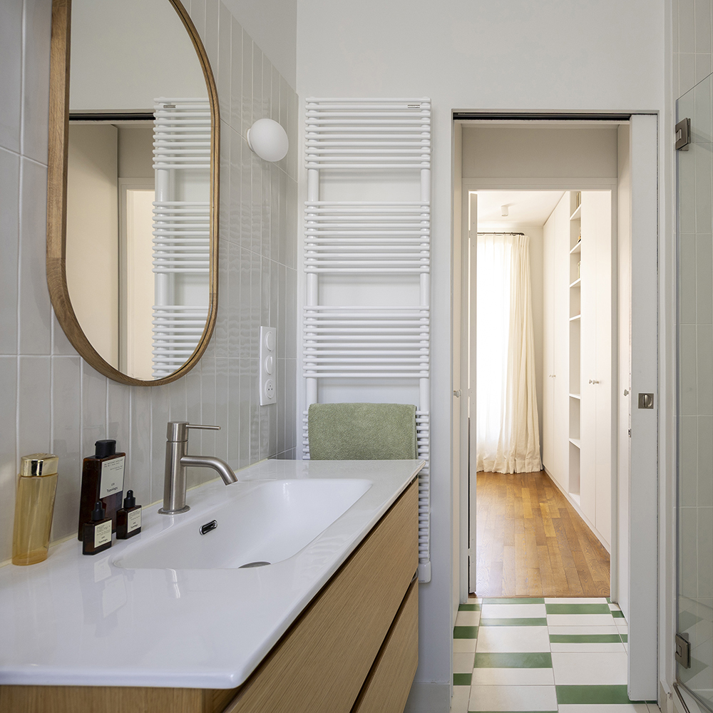 carreaux ciment couleurs graphiques miroir ovale