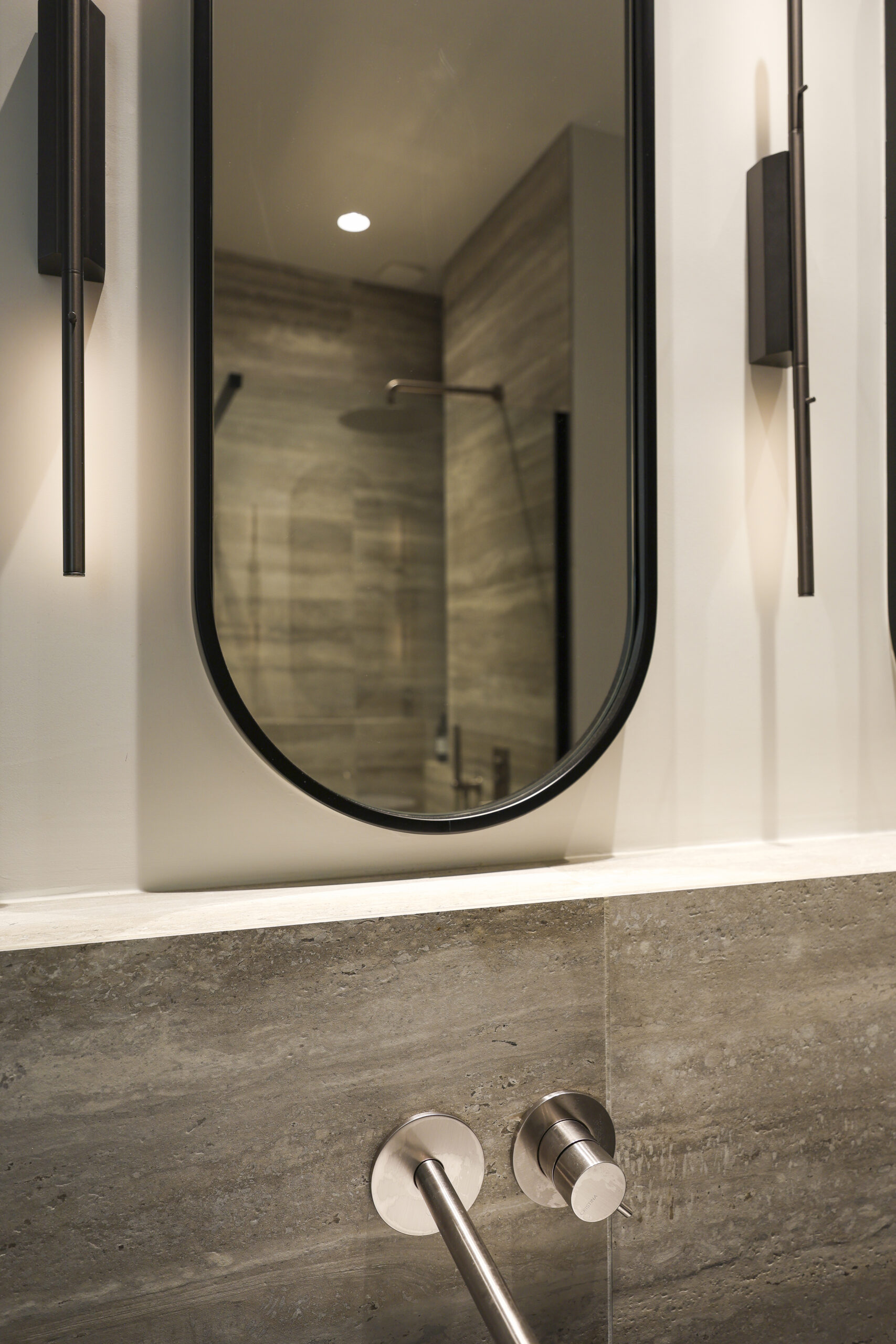 miroir ovale surmesure travertin scaled