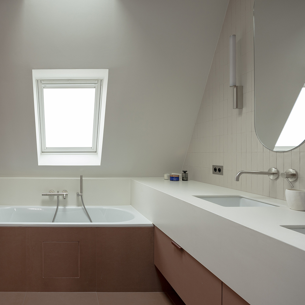 baignoire vue lumiere ceramique creme inox